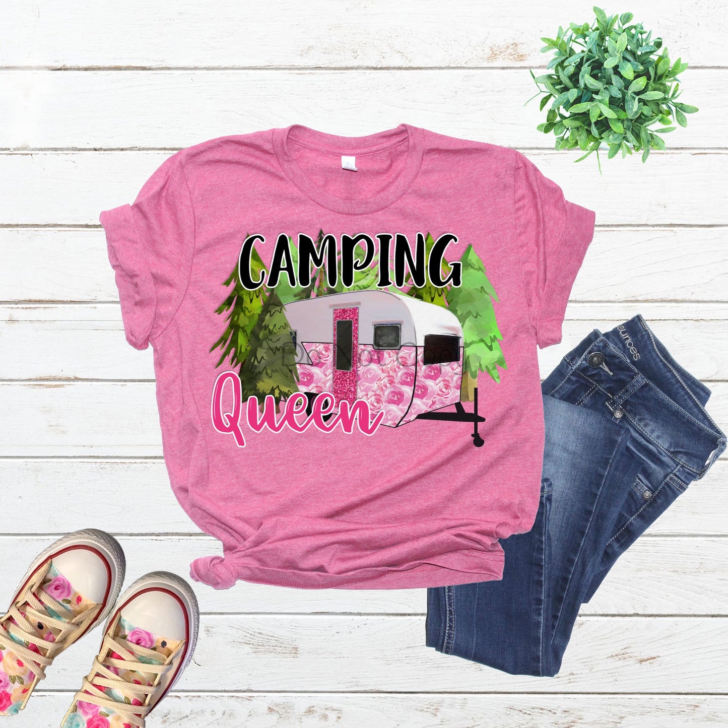 Camping queen pink- DTF