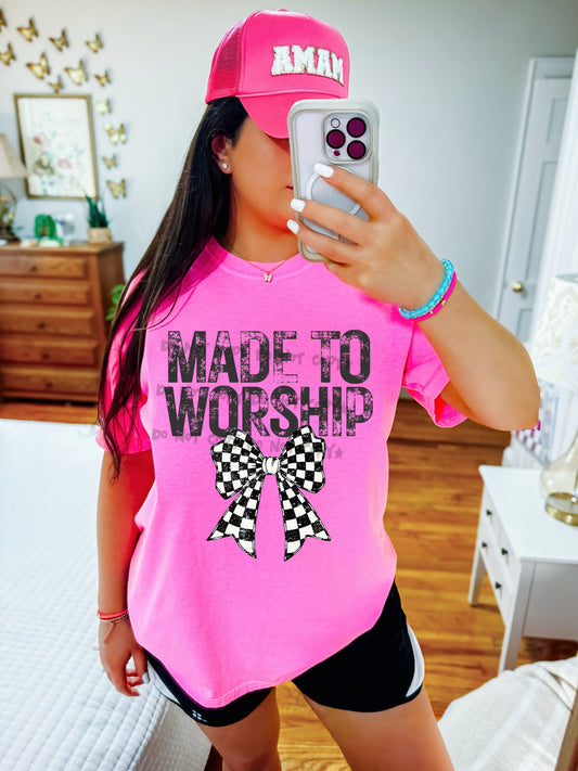 Made to worship distressed
(BLACK AND WHITE) - DTV&UV