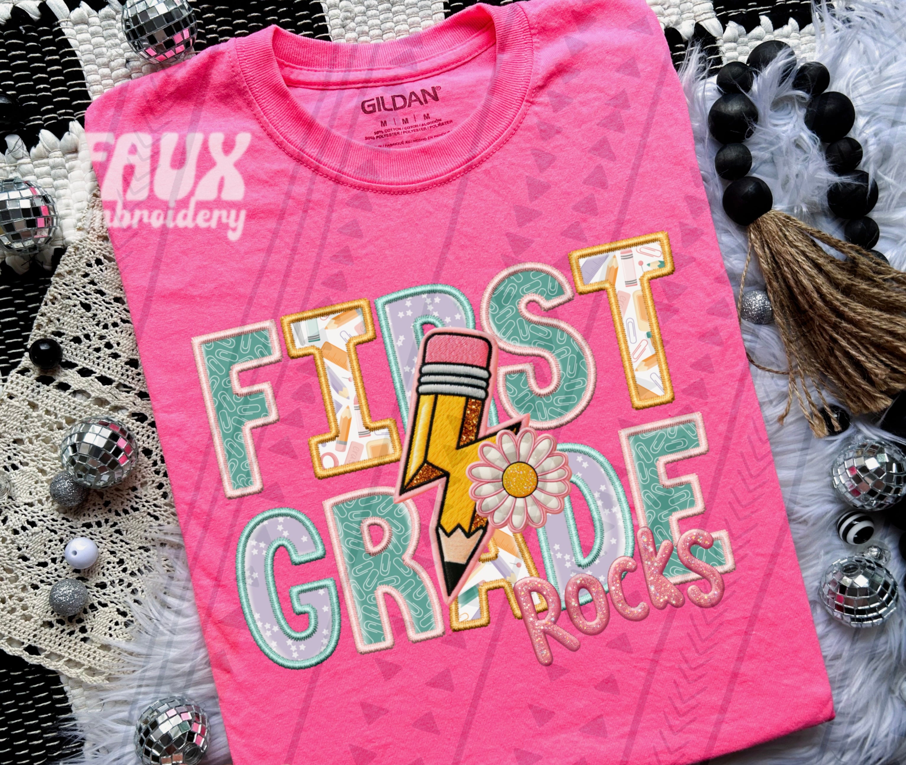 First Grade Rocks (pink)-DTF – ABIDesignstore