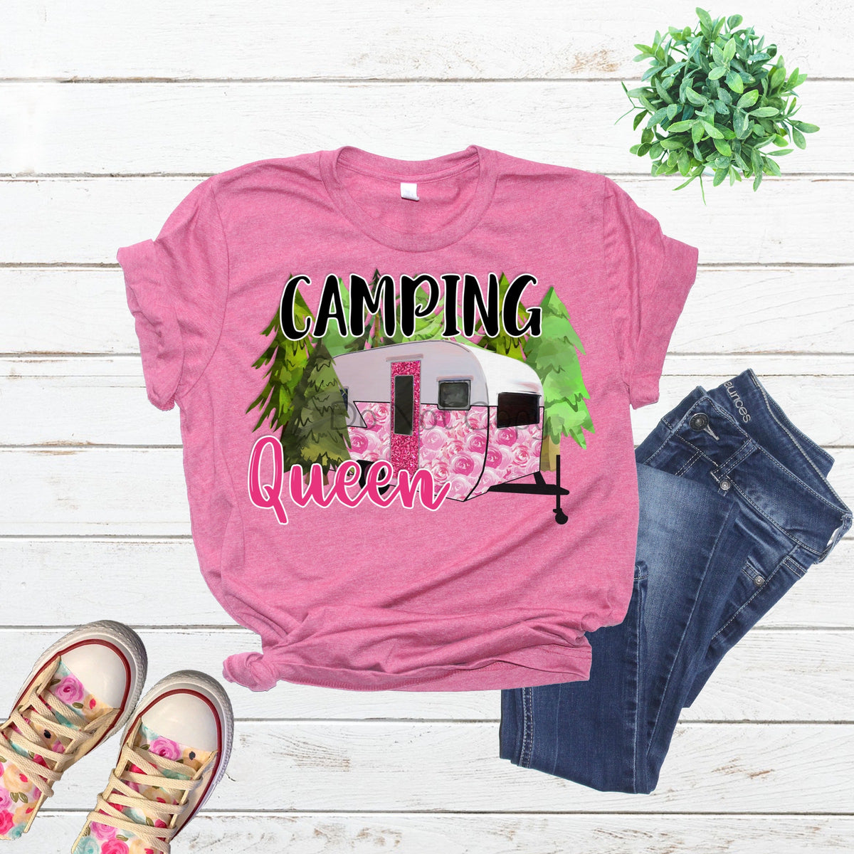 Camping queen pink- DTF